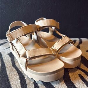 Reef Rem Hi Water Sandal